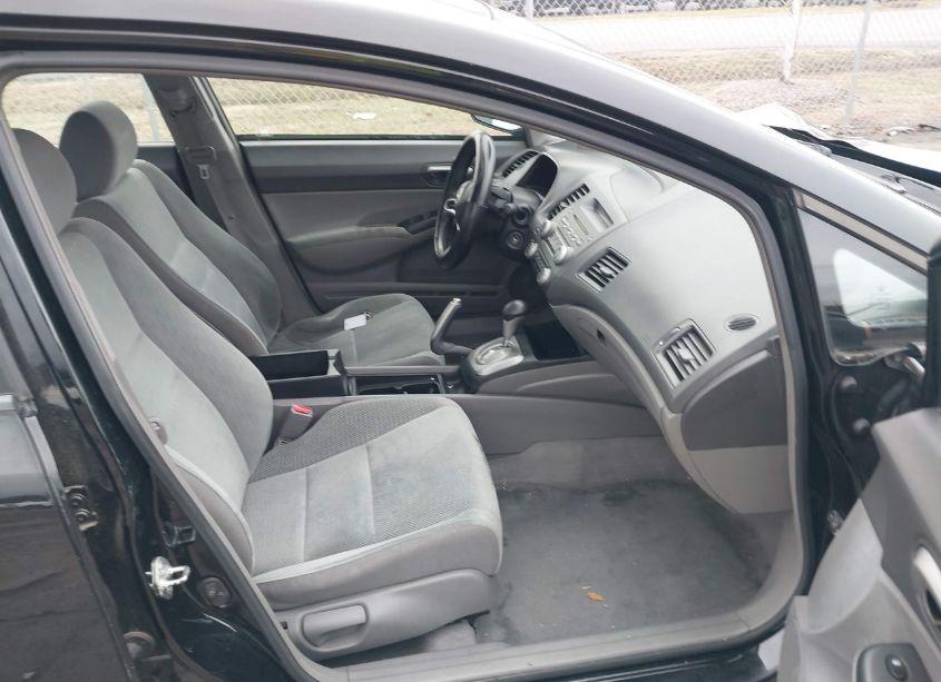 Photo 5 of 2010 Honda Civic LX (VIN 19XFA1F57AE086240)