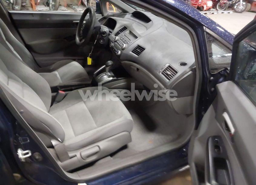 Photo 5 of 2011 Honda Civic LX (VIN 19XFA1F57BE029313)