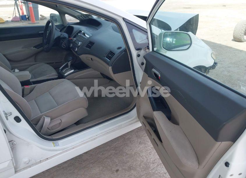 Photo 5 of 2011 Honda Civic LX (VIN 19XFA1F57BE040036)