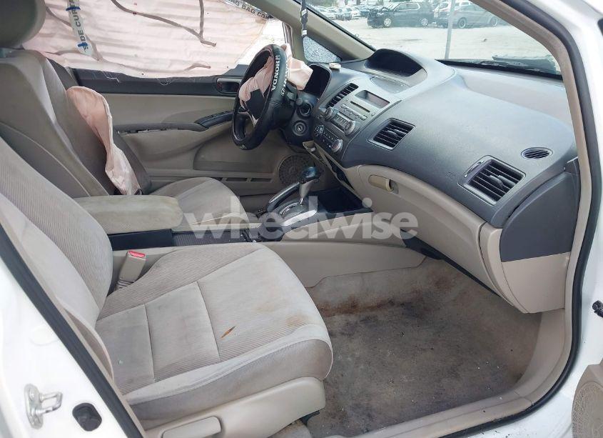 Photo 5 of 2011 Honda Civic LX (VIN 19XFA1F57BE048556)