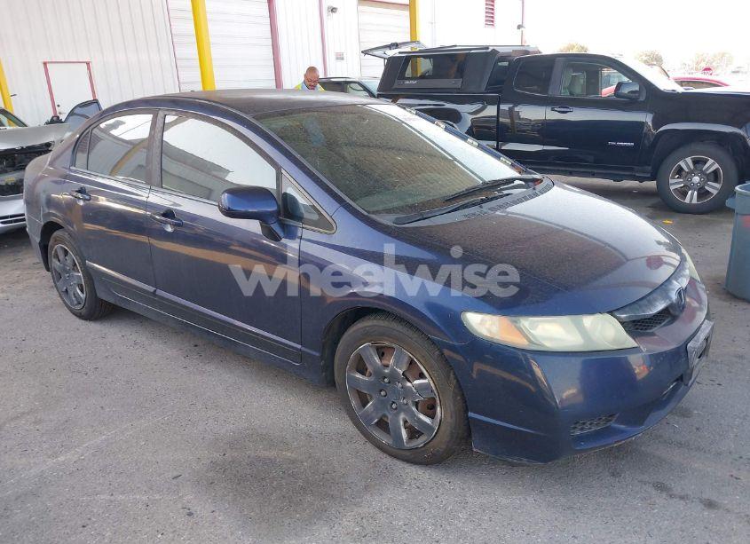 2010 Honda Civic LX (VIN 19XFA1F58AE052775) main photo