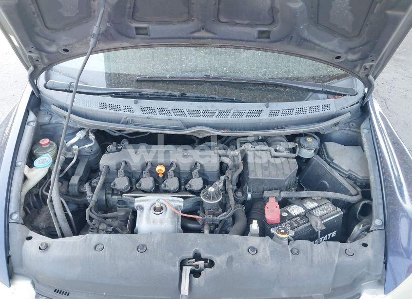 Photo 10 of 2010 Honda Civic LX (VIN 19XFA1F58AE052775)