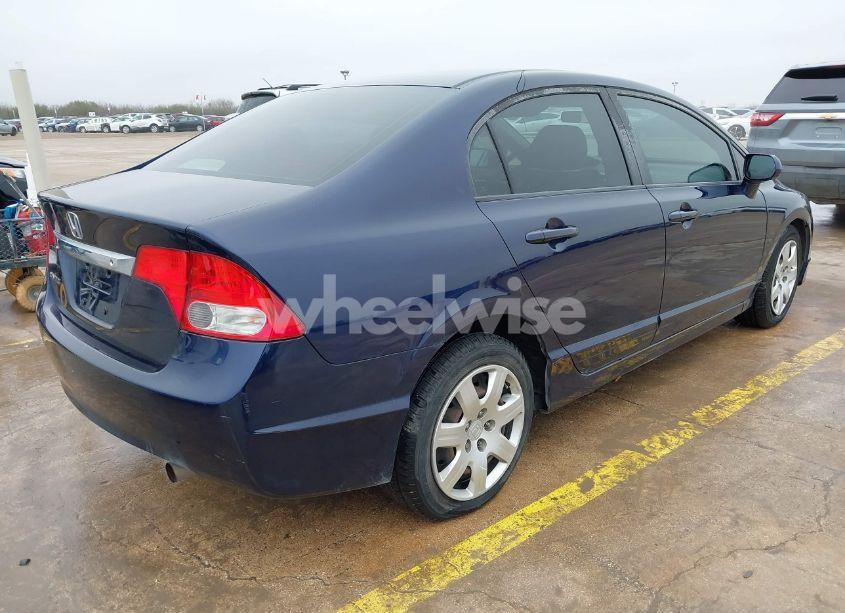 Photo 4 of 2010 Honda Civic LX (VIN 19XFA1F58AE077093)