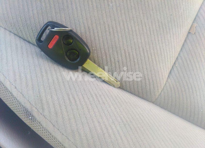 Photo 11 of 2011 Honda Civic LX (VIN 19XFA1F58BE039946)