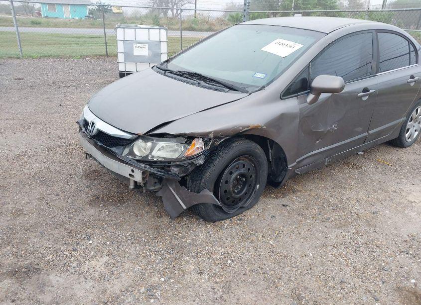 Photo 6 of 2011 Honda Civic LX (VIN 19XFA1F58BE045780)