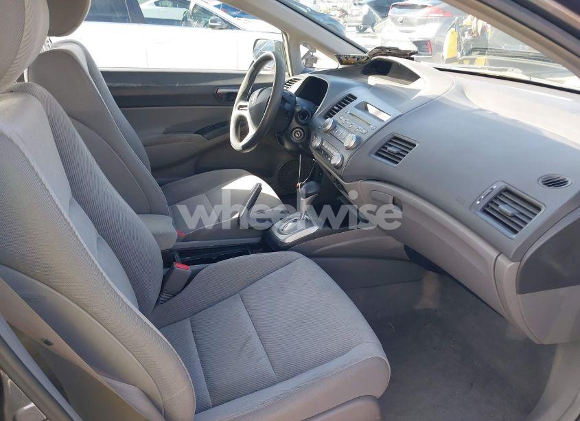 Photo 5 of 2010 Honda Civic LX (VIN 19XFA1F59AE065518)