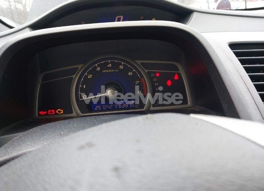 Photo 7 of 2010 Honda Civic LX (VIN 19XFA1F59AE069634)