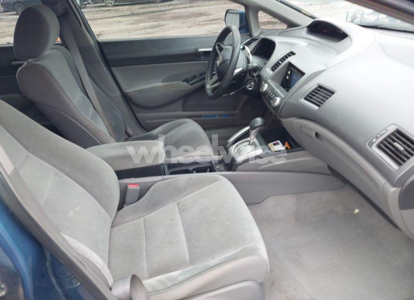 Photo 5 of 2011 Honda Civic LX (VIN 19XFA1F59BE014456)