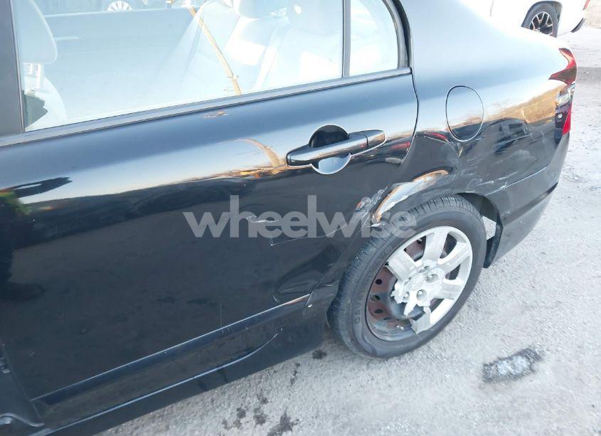 Photo 6 of 2010 Honda Civic LX (VIN 19XFA1F5XAE069576)