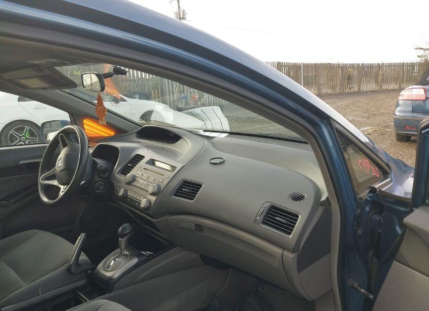 Photo 5 of 2011 Honda Civic LX (VIN 19XFA1F5XBE013140)