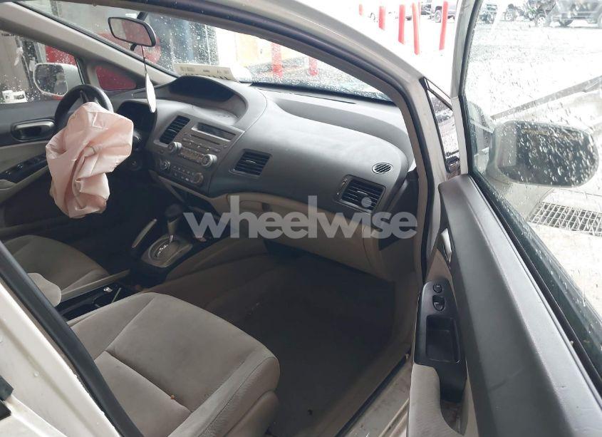 Photo 5 of 2011 Honda Civic LX (VIN 19XFA1F5XBE031881)