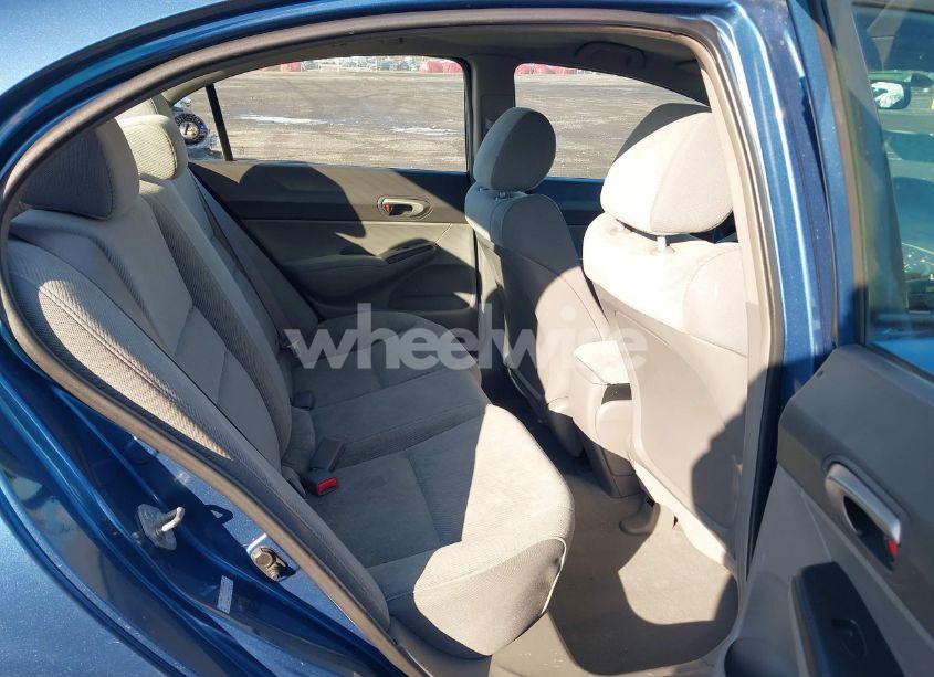 Photo 8 of 2011 Honda Civic LX (VIN 19XFA1F5XBE032402)