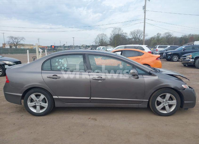 Photo 13 of 2011 Honda Civic LX-S (VIN 19XFA1F66BE013578)