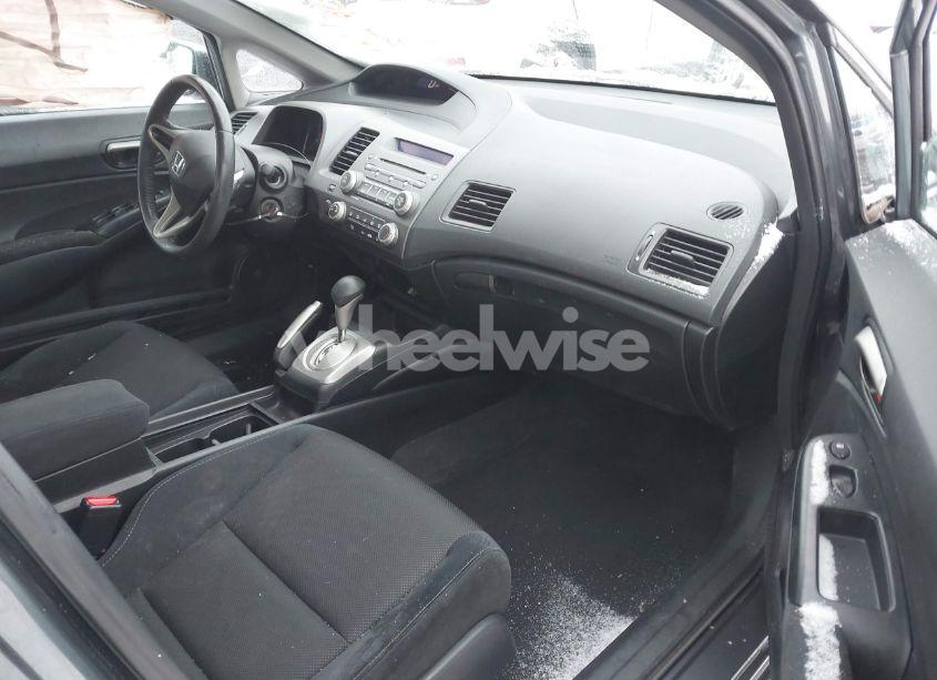 Photo 5 of 2010 Honda Civic LX-S (VIN 19XFA1F67AE073108)