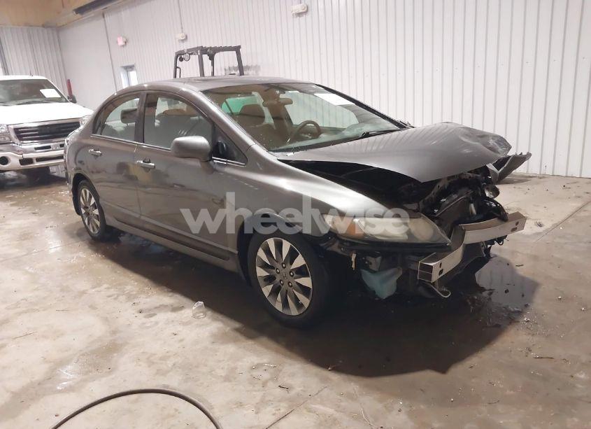 2010 Honda Civic EX (VIN 19XFA1F81AE024987) main photo