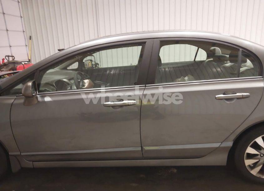 Photo 15 of 2010 Honda Civic EX (VIN 19XFA1F81AE024987)