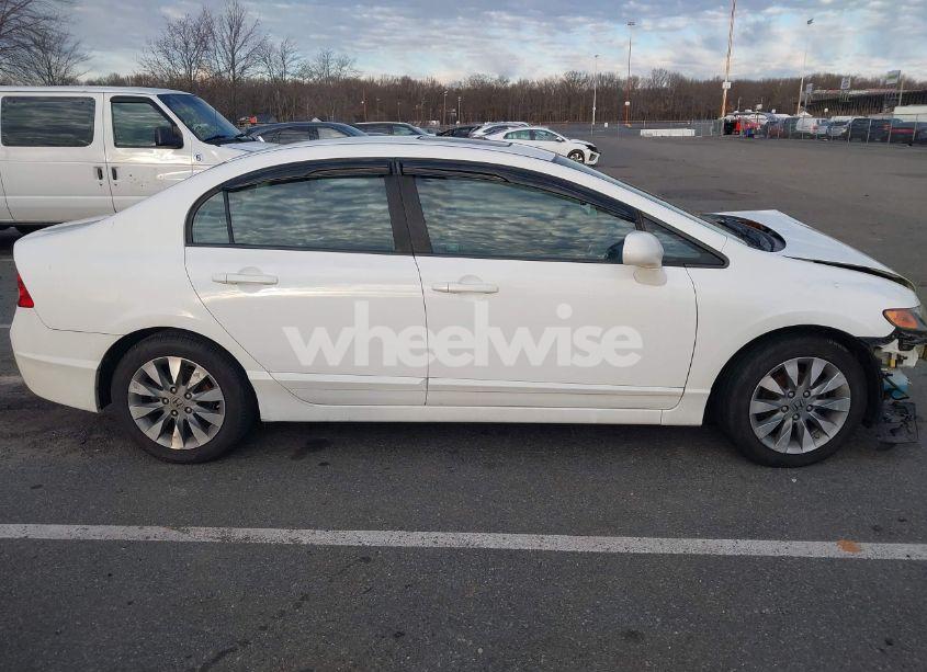 Photo 13 of 2010 Honda Civic EX (VIN 19XFA1F86AE047598)