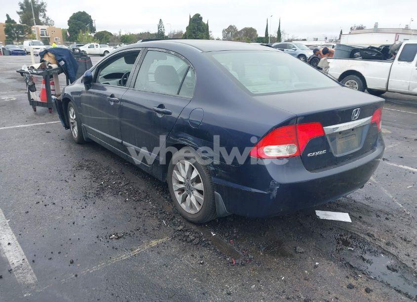 Photo 3 of 2010 Honda Civic EX (VIN 19XFA1F87AE081811)