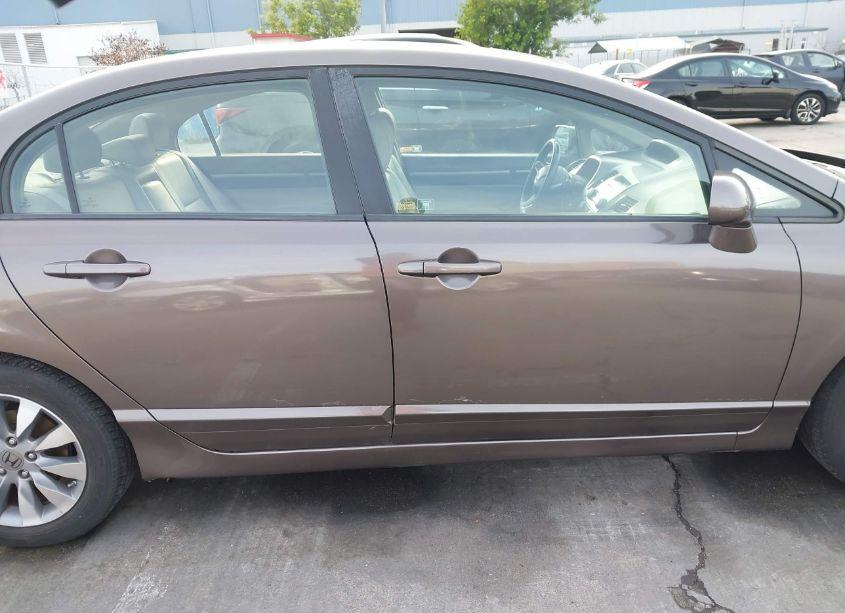 Photo 13 of 2010 Honda Civic EX-L (VIN 19XFA1F91AE016817)