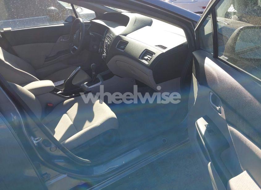 Photo 5 of 2013 Honda Civic LX (VIN 19XFB2E50DE007581)