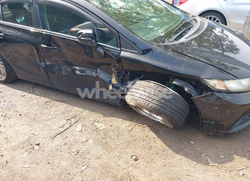 Photo 6 of 2014 Honda Civic LX (VIN 19XFB2E50EE048097)