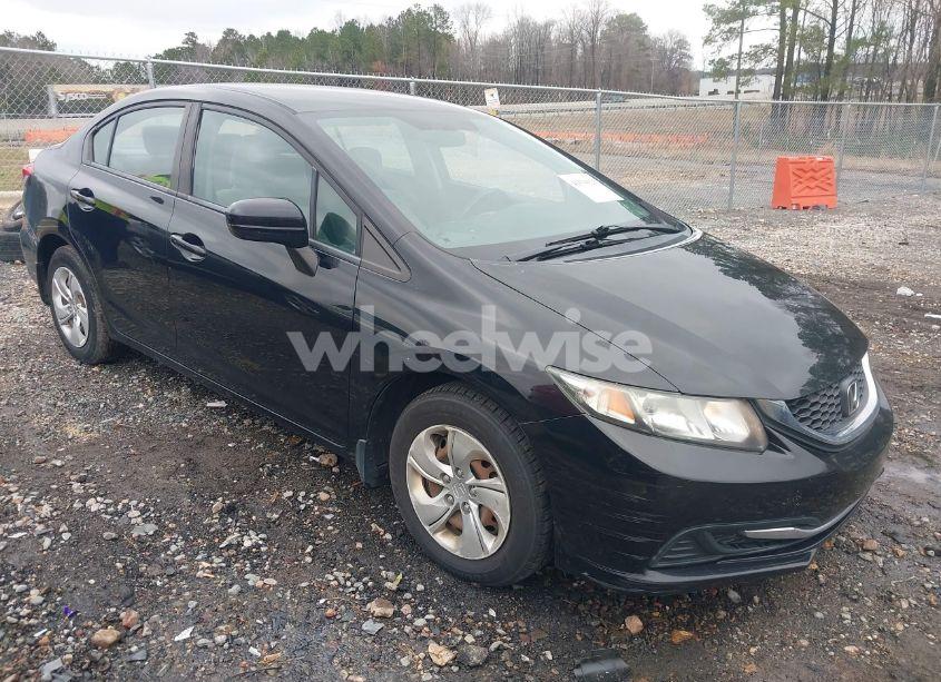 2015 Honda Civic LX (VIN 19XFB2E50FE061062) main photo