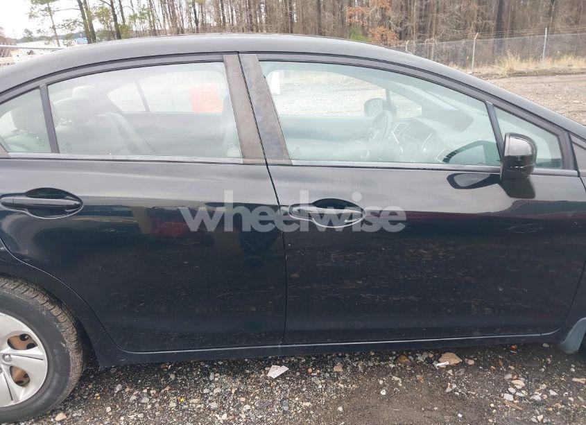 Photo 13 of 2015 Honda Civic LX (VIN 19XFB2E50FE061062)