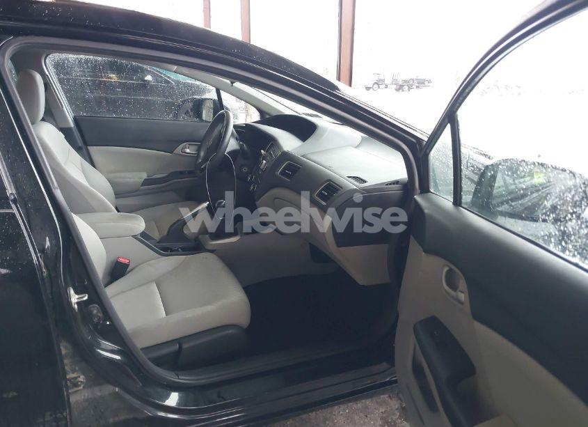 Photo 5 of 2014 Honda Civic LX (VIN 19XFB2E51EE078273)