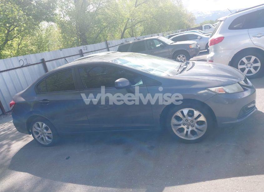 Photo 13 of 2013 Honda Civic LX (VIN 19XFB2E52DE056295)