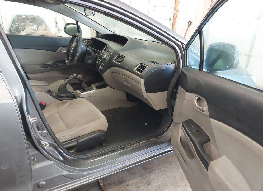 Photo 5 of 2013 Honda Civic LX (VIN 19XFB2E56DE020206)