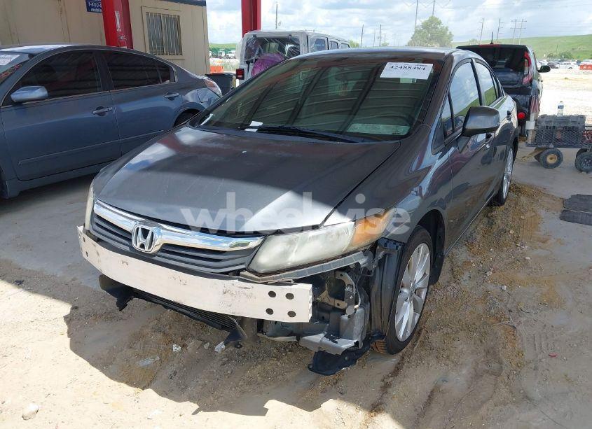 Photo 2 of 2012 Honda Civic LX (VIN 19XFB2E57CE059580)