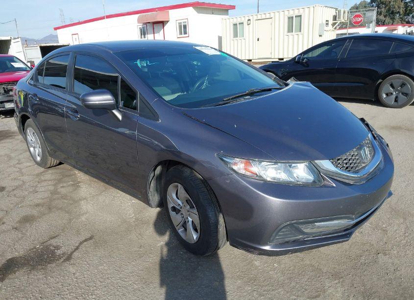 2015 Honda Civic LX (VIN 19XFB2E58FE013695) main photo