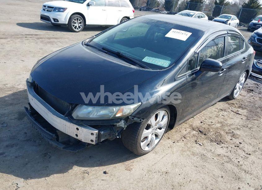 Photo 2 of 2014 Honda Civic LX (VIN 19XFB2E5XEE048110)