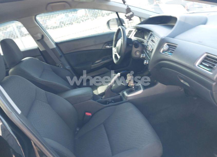 Photo 5 of 2014 Honda Civic LX (VIN 19XFB2E5XEE048110)