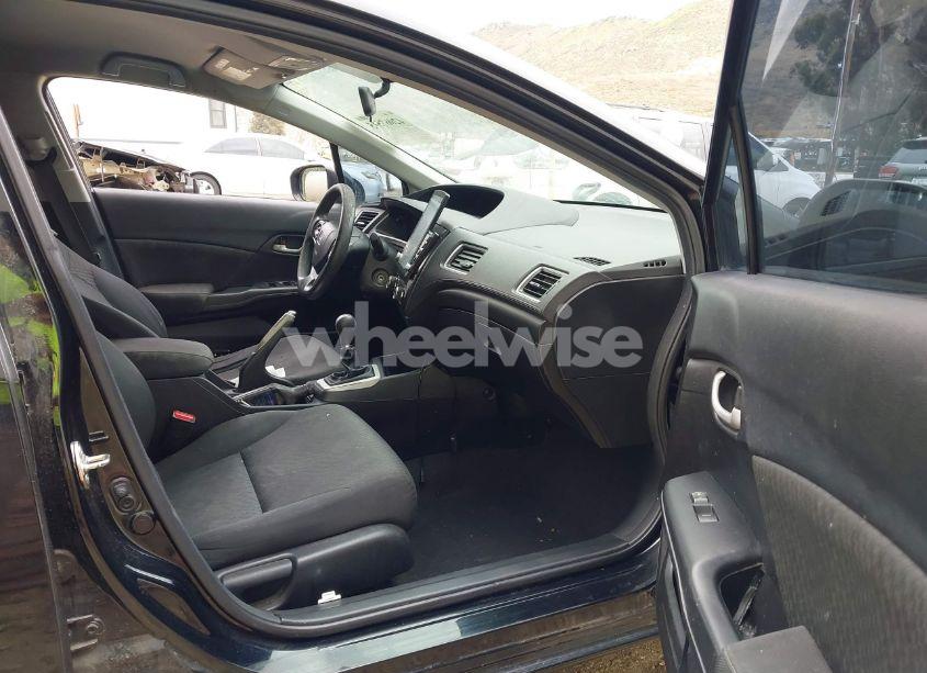 Photo 5 of 2015 Honda Civic LX (VIN 19XFB2E5XFE048514)