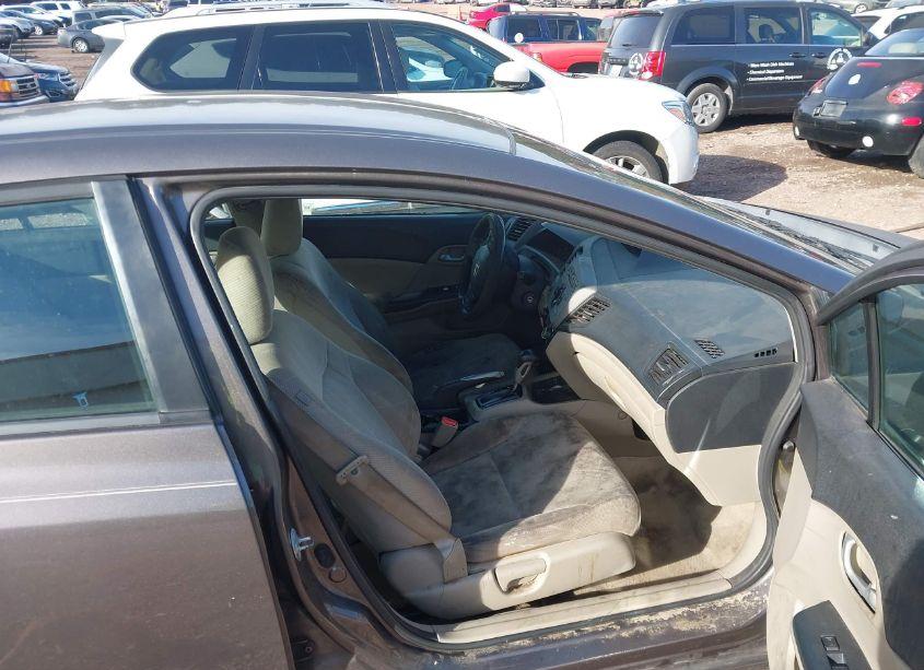 Photo 5 of 2012 Honda Civic LX (VIN 19XFB2F50CE005942)