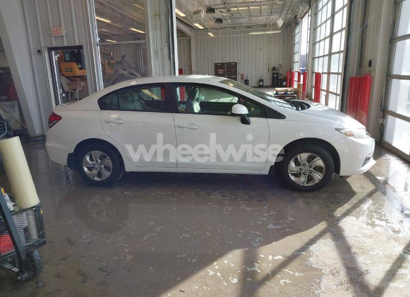 Photo 13 of 2013 Honda Civic LX (VIN 19XFB2F50DE029112)