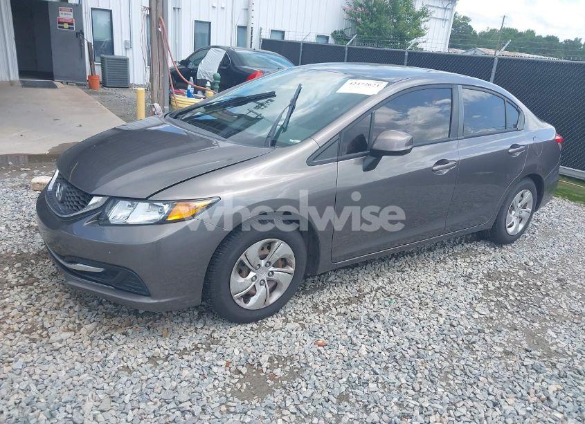 Photo 2 of 2013 Honda Civic LX (VIN 19XFB2F50DE051143)