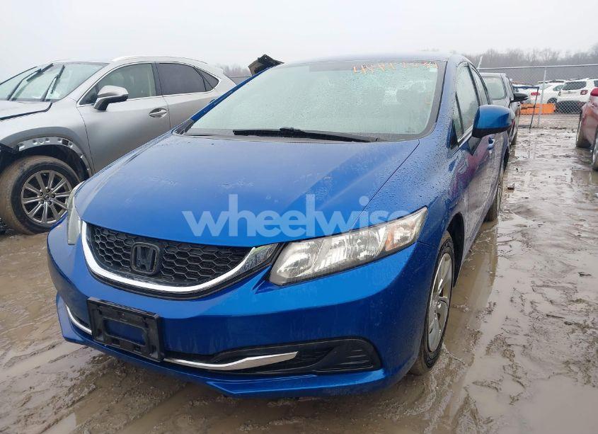 Photo 2 of 2013 Honda Civic LX (VIN 19XFB2F50DE072686)