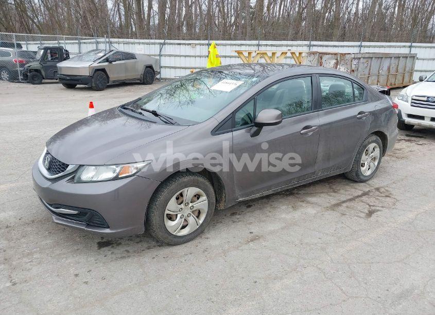 Photo 2 of 2013 Honda Civic LX (VIN 19XFB2F50DE074924)
