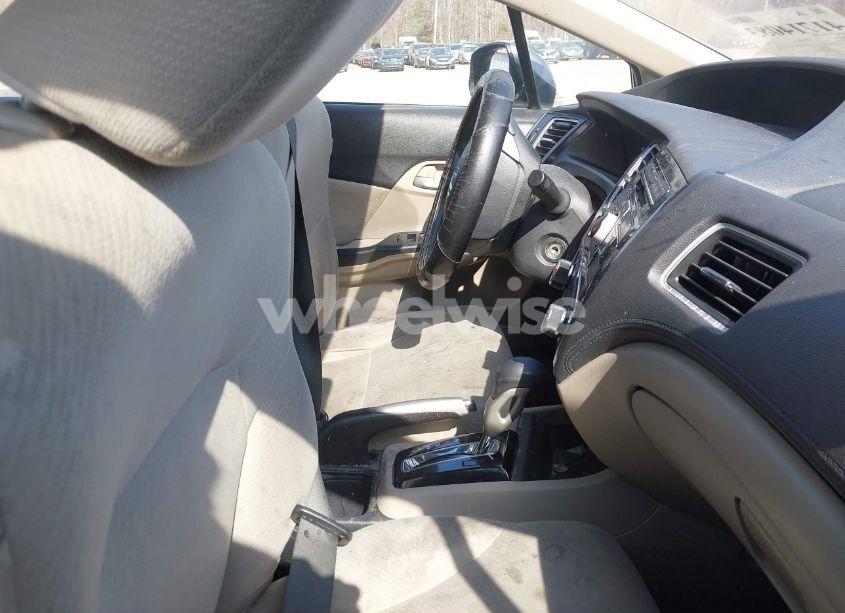 Photo 5 of 2013 Honda Civic LX (VIN 19XFB2F50DE295312)