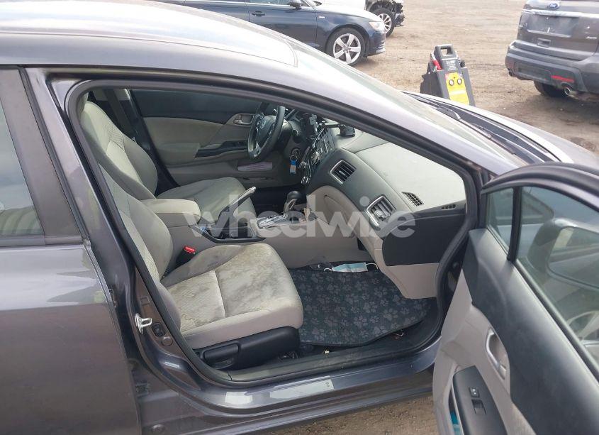 Photo 5 of 2014 Honda Civic LX (VIN 19XFB2F50EE201933)