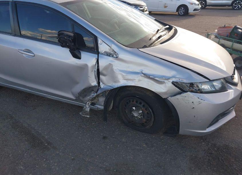 Photo 6 of 2015 Honda Civic LX (VIN 19XFB2F50FE011552)