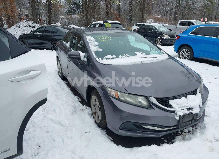 2015 Honda Civic LX (VIN 19XFB2F50FE213341) main photo