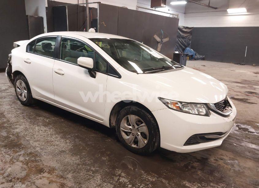 2015 Honda Civic LX (VIN 19XFB2F50FE702922) main photo