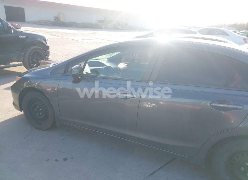 Photo 14 of 2012 Honda Civic LX (VIN 19XFB2F51CE086420)