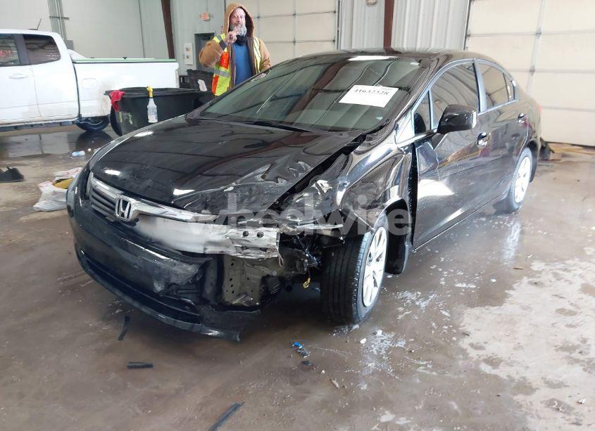 Photo 2 of 2012 Honda Civic LX (VIN 19XFB2F51CE092198)
