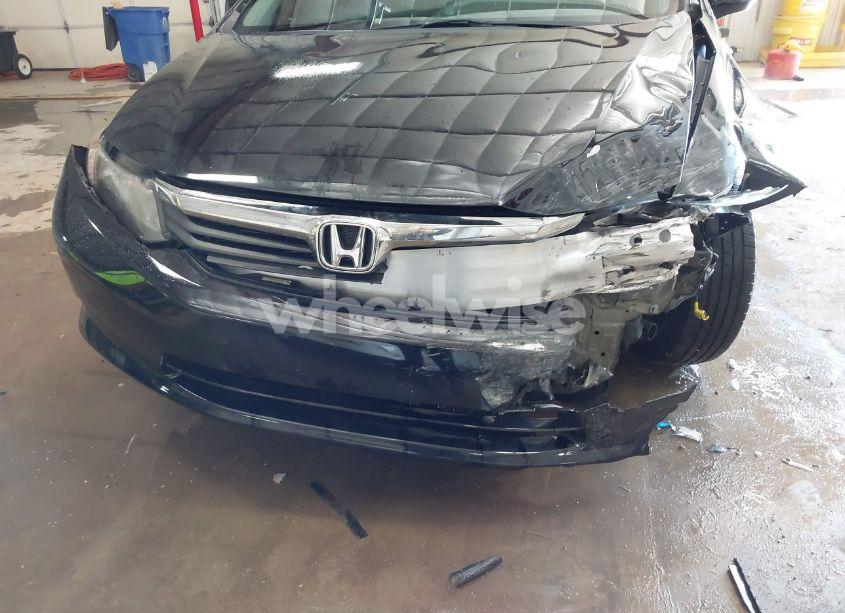 Photo 6 of 2012 Honda Civic LX (VIN 19XFB2F51CE092198)
