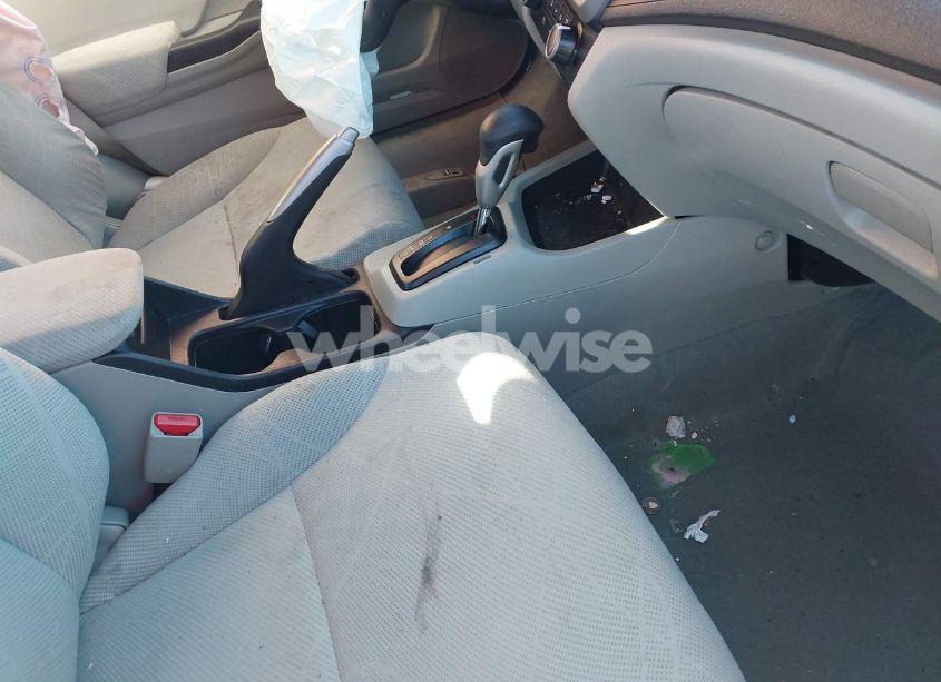 Photo 5 of 2012 Honda Civic LX (VIN 19XFB2F51CE392209)