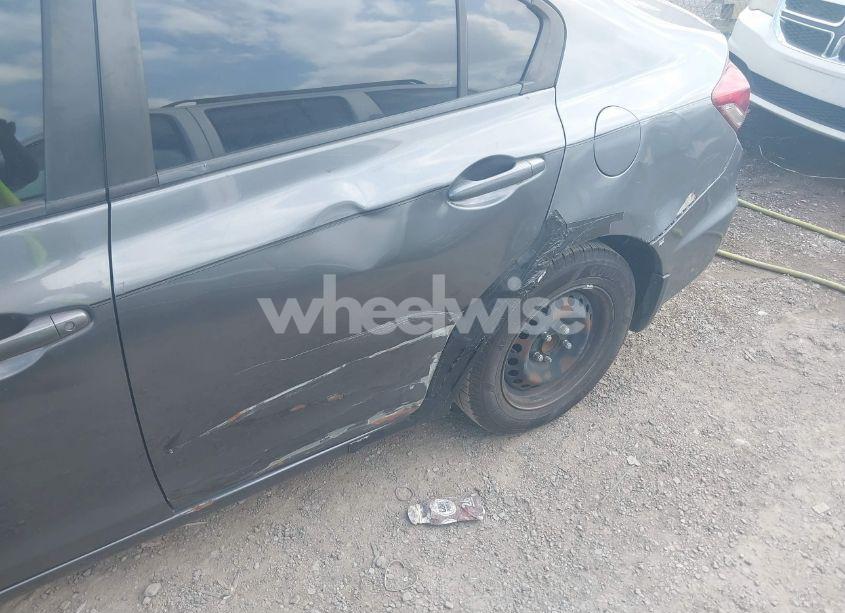 Photo 6 of 2013 Honda Civic LX (VIN 19XFB2F51DE013890)